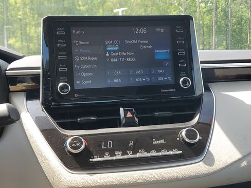 Used 2021 Toyota Corolla LE image 22