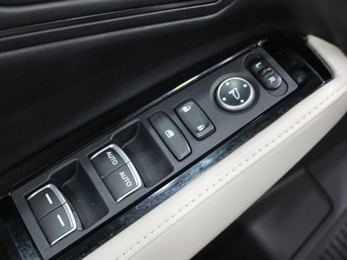 Used 2024 Honda Accord Touring image 7