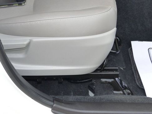 Used 2016 Subaru Forester 2.5i Limited AWD/4WD image 38