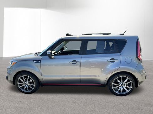 Used 2018 Kia Soul ! w/ Tech Package FWD image 10