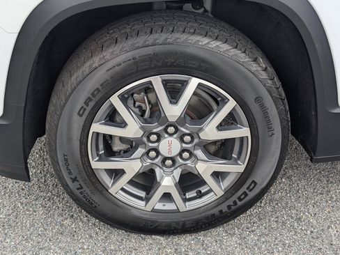 Used 2023 GMC Acadia SLT AWD/4WD image 13