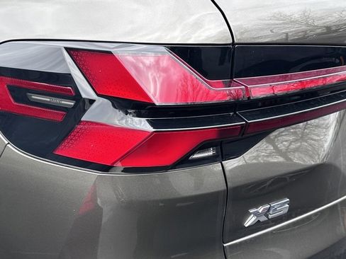 Certified 2025 BMW X5 M60i image 9