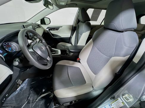 Used 2022 Toyota RAV4 XLE w/ Convenience Package AWD/4WD image 18