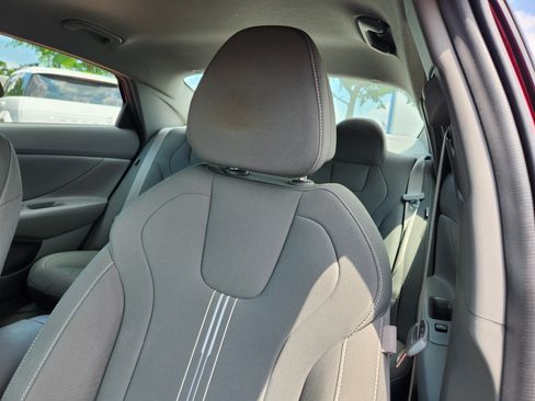 Certified 2024 Hyundai Elantra SEL FWD image 11