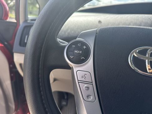 Used 2010 Toyota Prius Three FWD image 17