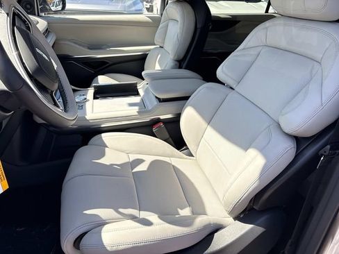 New 2026 Lincoln Navigator L Reserve AWD/4WD image 23