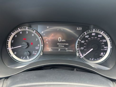 Used 2023 Toyota Highlander XLE AWD/4WD image 14