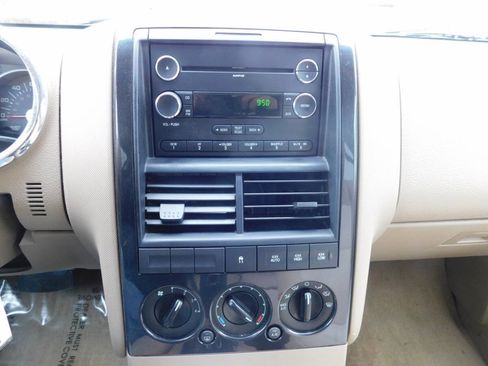 Used 2010 Ford Explorer XLT AWD/4WD image 12