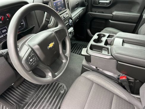 Used 2025 Chevrolet Silverado 1500 Custom image 10