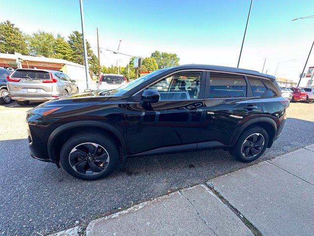 Used 2024 Nissan Rogue SV w/ SV Premium Package AWD/4WD image 4