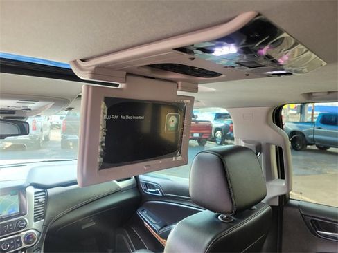 Used 2020 Chevrolet Suburban Premier image 15