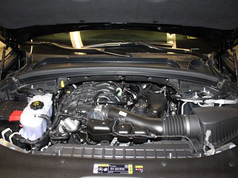 New 2025 Jeep Grand Cherokee Limited w/ Luxury Tech Group II image 46