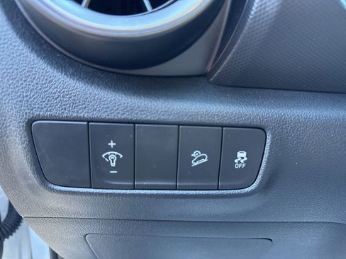 Used 2023 Hyundai Kona SEL image 18