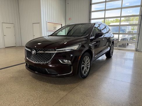 Used 2023 Buick Enclave Avenir AWD/4WD image 2
