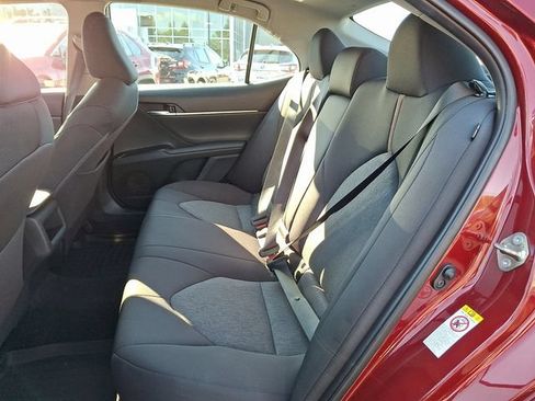 Used 2018 Toyota Camry LE w/ Convenience Package FWD image 10