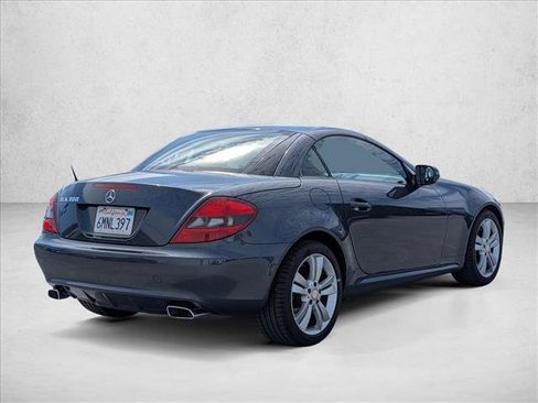 Used 2010 Mercedes-Benz SLK 300 image 5