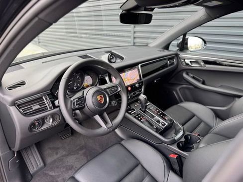 New 2026 Porsche Macan image 4