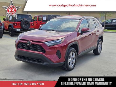 Used 2025 Toyota RAV4 XLE image 1