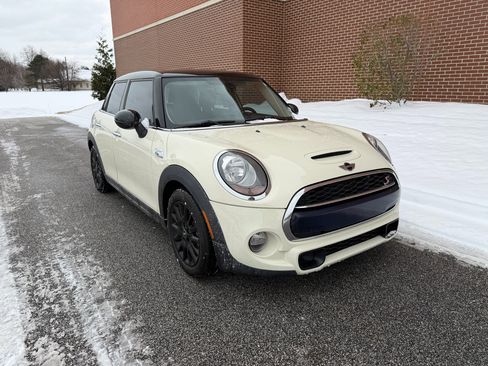 Used 2018 MINI Cooper S image 15