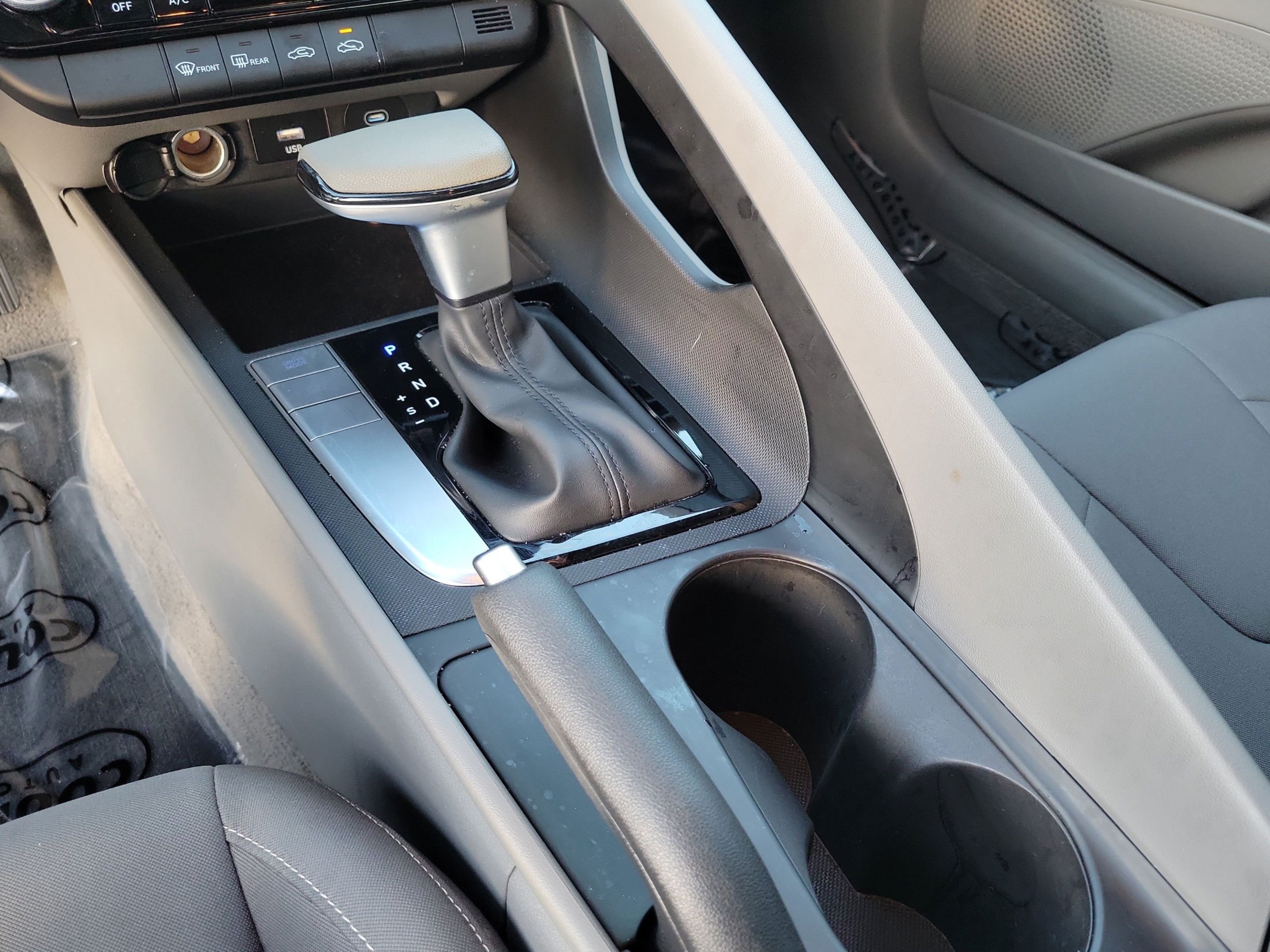 Used 2024 Hyundai Elantra SEL FWD image 23