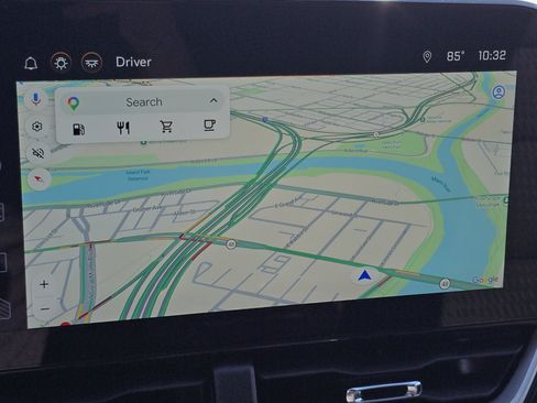 Used 2025 Chevrolet Equinox LT FWD image 3