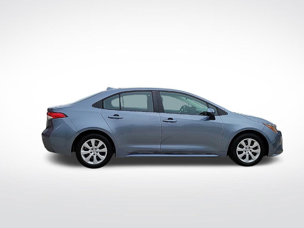 Used 2024 Toyota Corolla LE FWD image 5