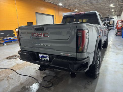 Used 2024 GMC Sierra 2500 AT4X image 6