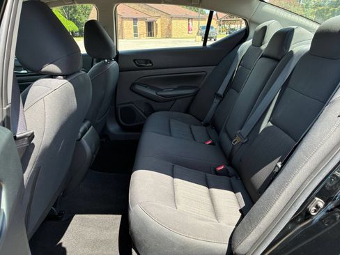 Used 2025 Nissan Altima 2.5 SV FWD image 21