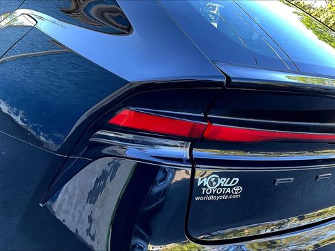 Used 2024 Toyota Prius XLE image 28