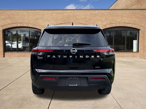 Used 2025 Nissan Pathfinder SV AWD/4WD image 4