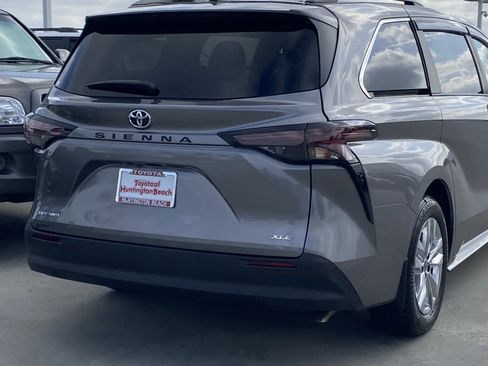 Certified 2026 Toyota Sienna XLE AWD/4WD image 4