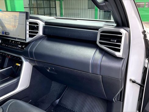 Used 2024 Toyota Tundra Platinum AWD/4WD image 19