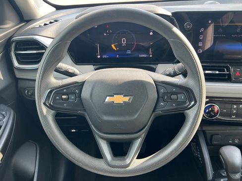 Used 2025 Chevrolet TrailBlazer LT FWD image 14