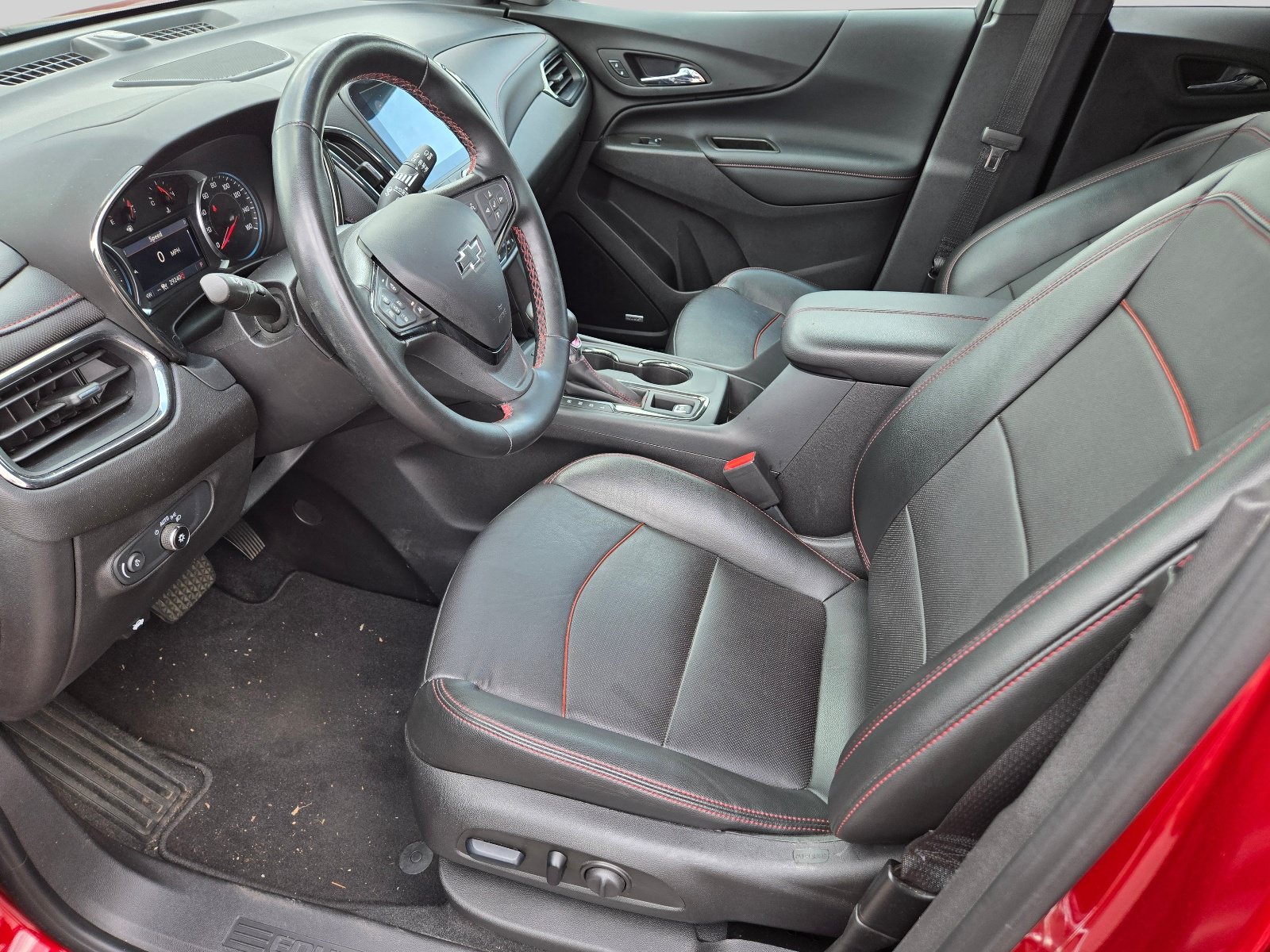 Used 2024 Chevrolet Equinox RS w/ RS Leather Package FWD image 15