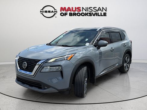 Used 2021 Nissan Rogue SL w/ Premium Package FWD image 4