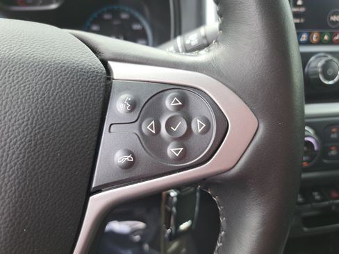 Used 2022 Chevrolet Colorado ZR2 AWD/4WD image 17
