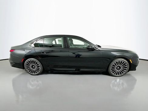 Used 2026 BMW 760i xDrive w/ Executive Package AWD/4WD image 4