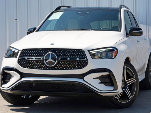 Used 2024 Mercedes-Benz GLE 450e 4MATIC image 3