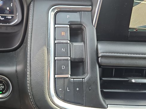 Used 2022 Chevrolet Suburban LT AWD/4WD image 29