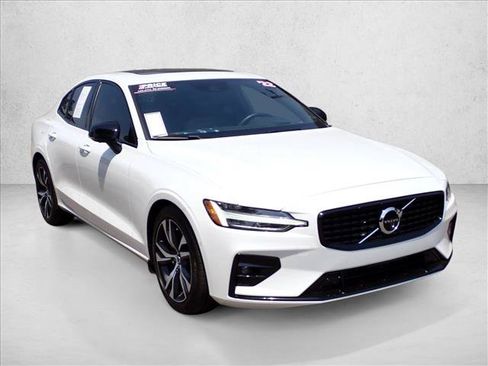 Used 2022 Volvo S60 B5 R-Design w/ Advanced Package FWD image 6