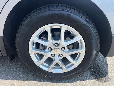 Used 2023 Chevrolet Equinox LT FWD image 10