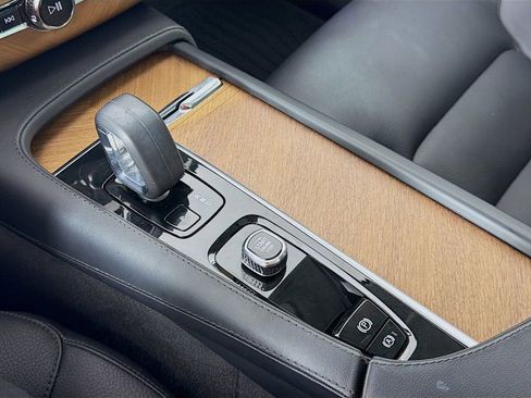 Used 2023 Volvo XC90 B6 Plus w/ Protection Package Premier image 17