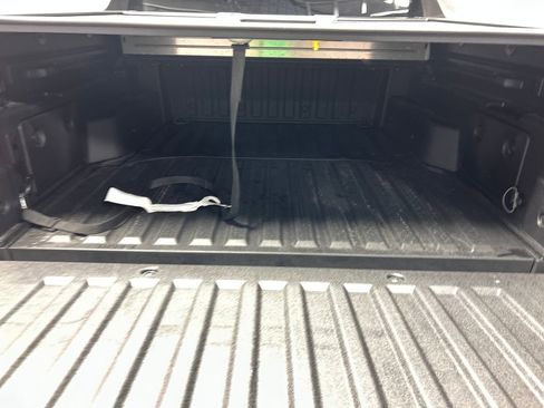 Used 2025 Hyundai Santa Cruz Limited image 23