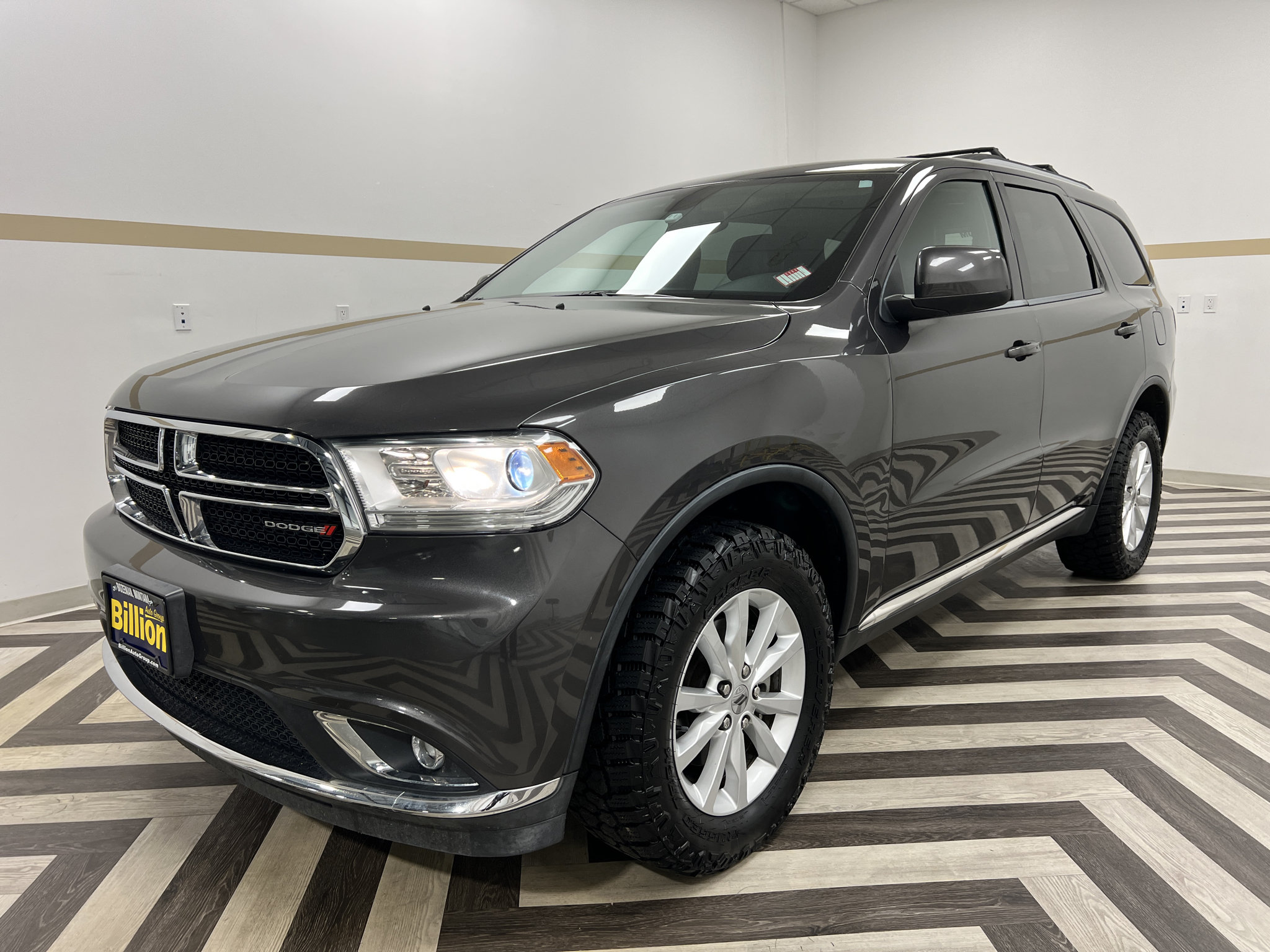 Used 2019 Dodge Durango SXT AWD/4WD image 1