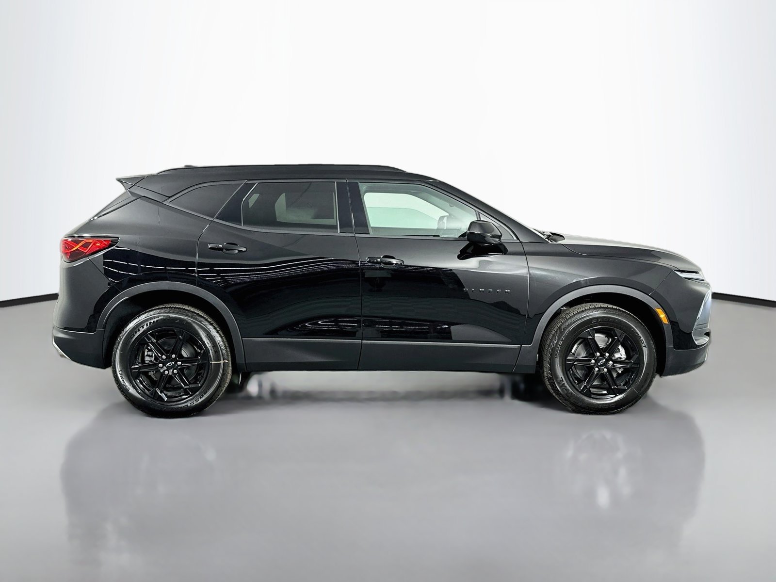 New 2026 Chevrolet Blazer LT w/ Midnight/Sport Edition AWD/4WD image 8