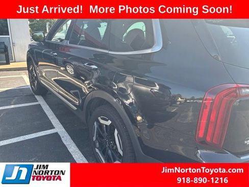Used 2025 Kia Telluride S FWD image 4