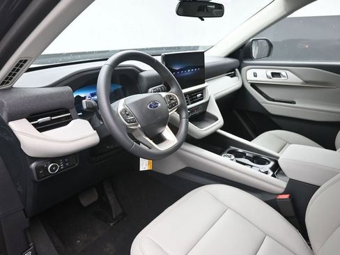 New 2026 Ford Explorer Active w/ Active Comfort Package image 19