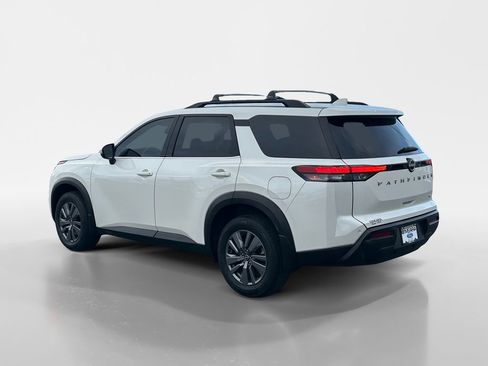 Used 2024 Nissan Pathfinder SV FWD image 3