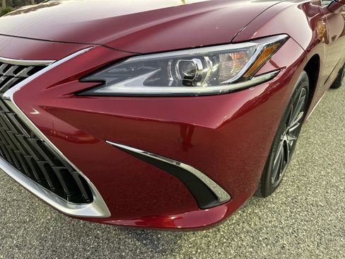 New 2025 Lexus ES 350 w/ Premium Package image 9
