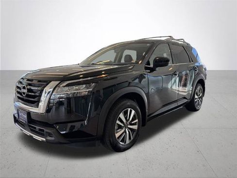 Certified 2024 Nissan Pathfinder SL AWD/4WD image 2